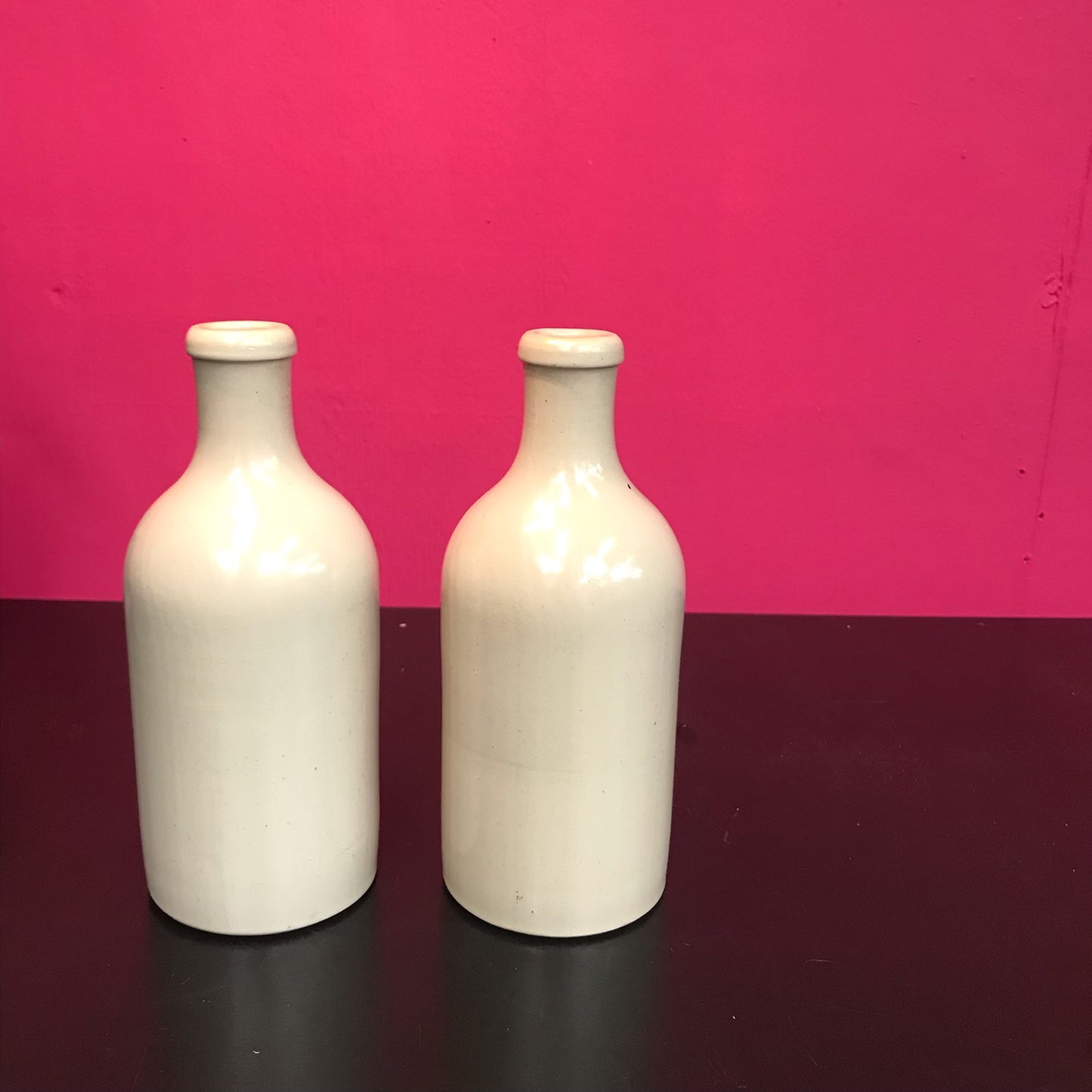 Max Krüger steengoed bierkruikjes jaren 60/70 crème kleur