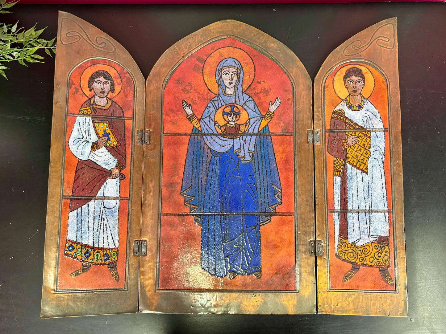 religieuze kunst drieluik van messing